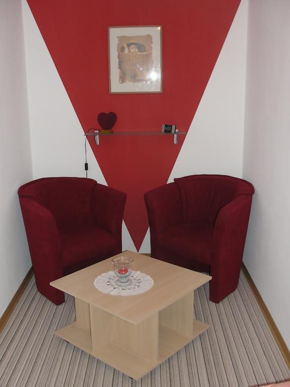 Ferienwohnung Witzig Inh Rita Weitmann Ingelheim am Rhein Habitación foto